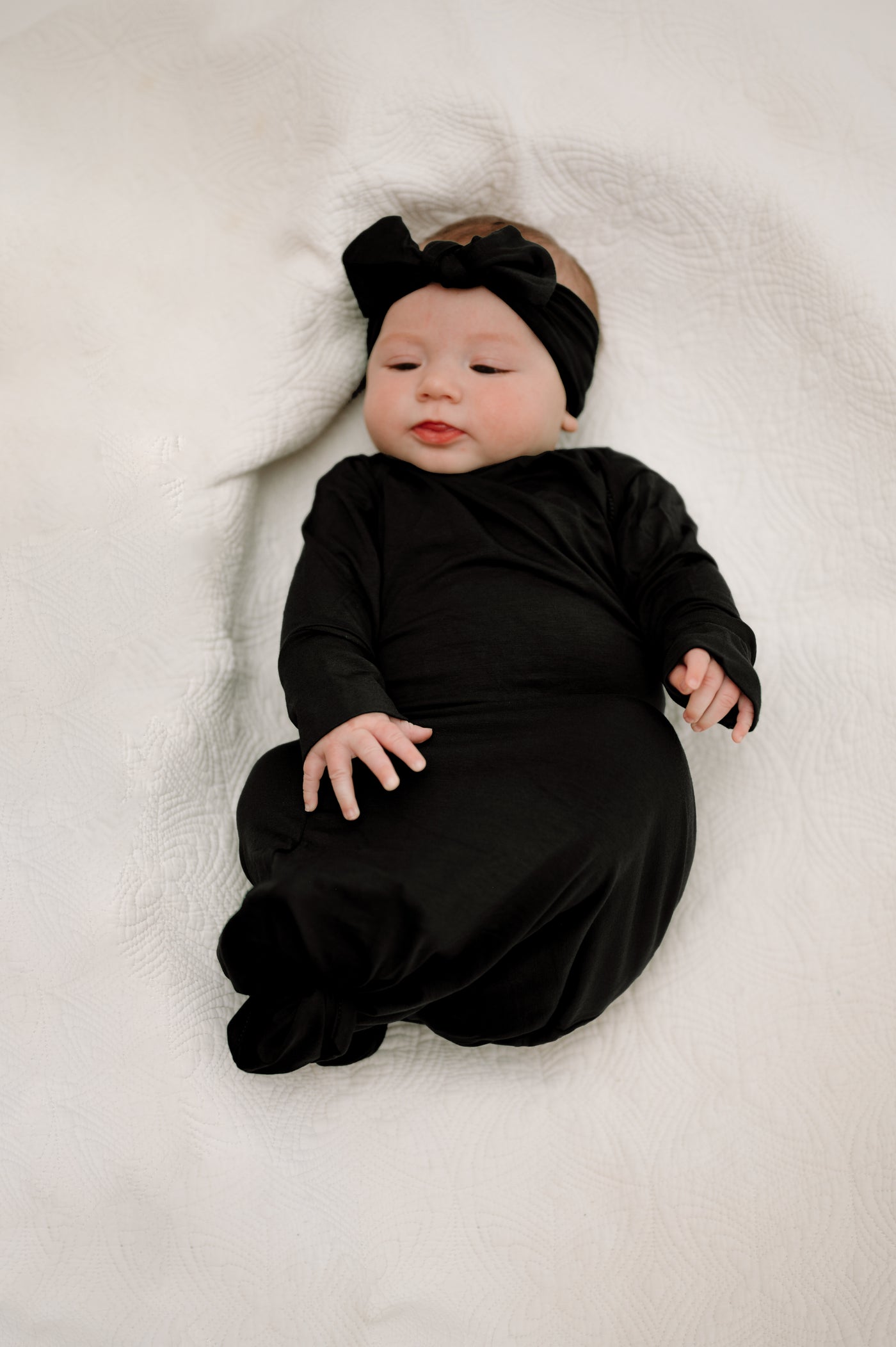 Baby Knot Gown and Bow Set: Black