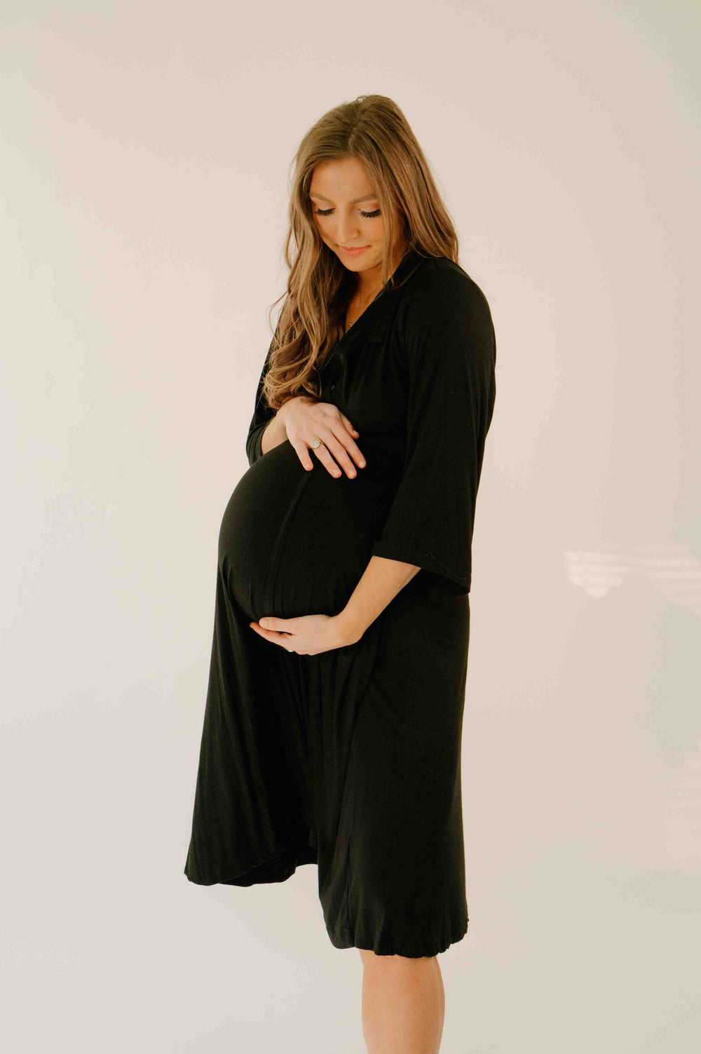Lila Labor & Postpartum Gown in Black with Pockets