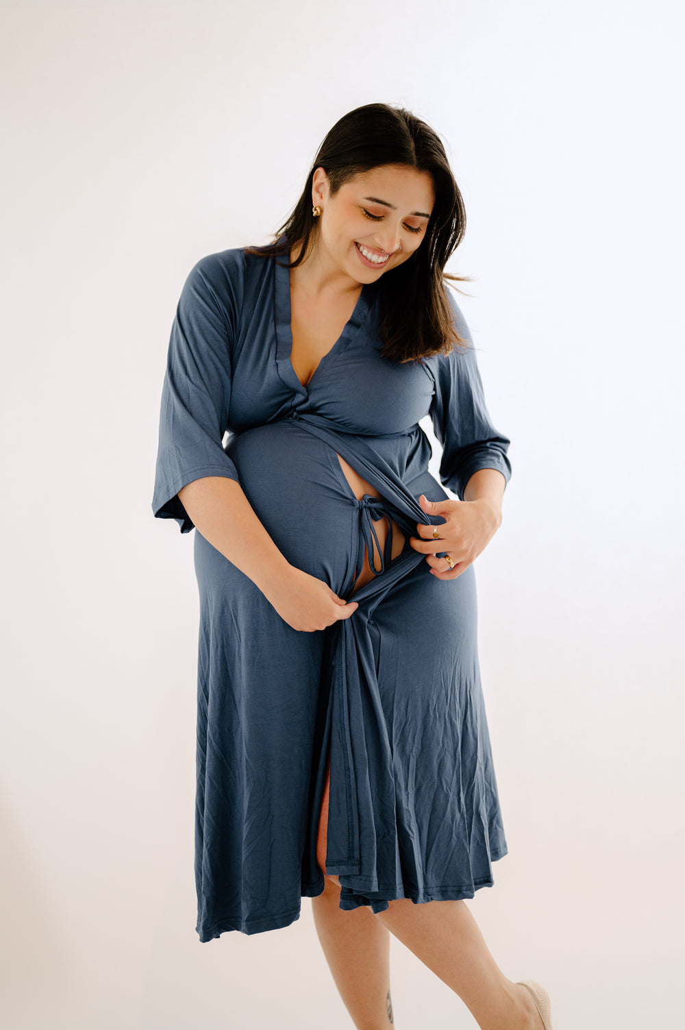 Lila Labor & Postpartum Gown in Midnight Blue with pockets