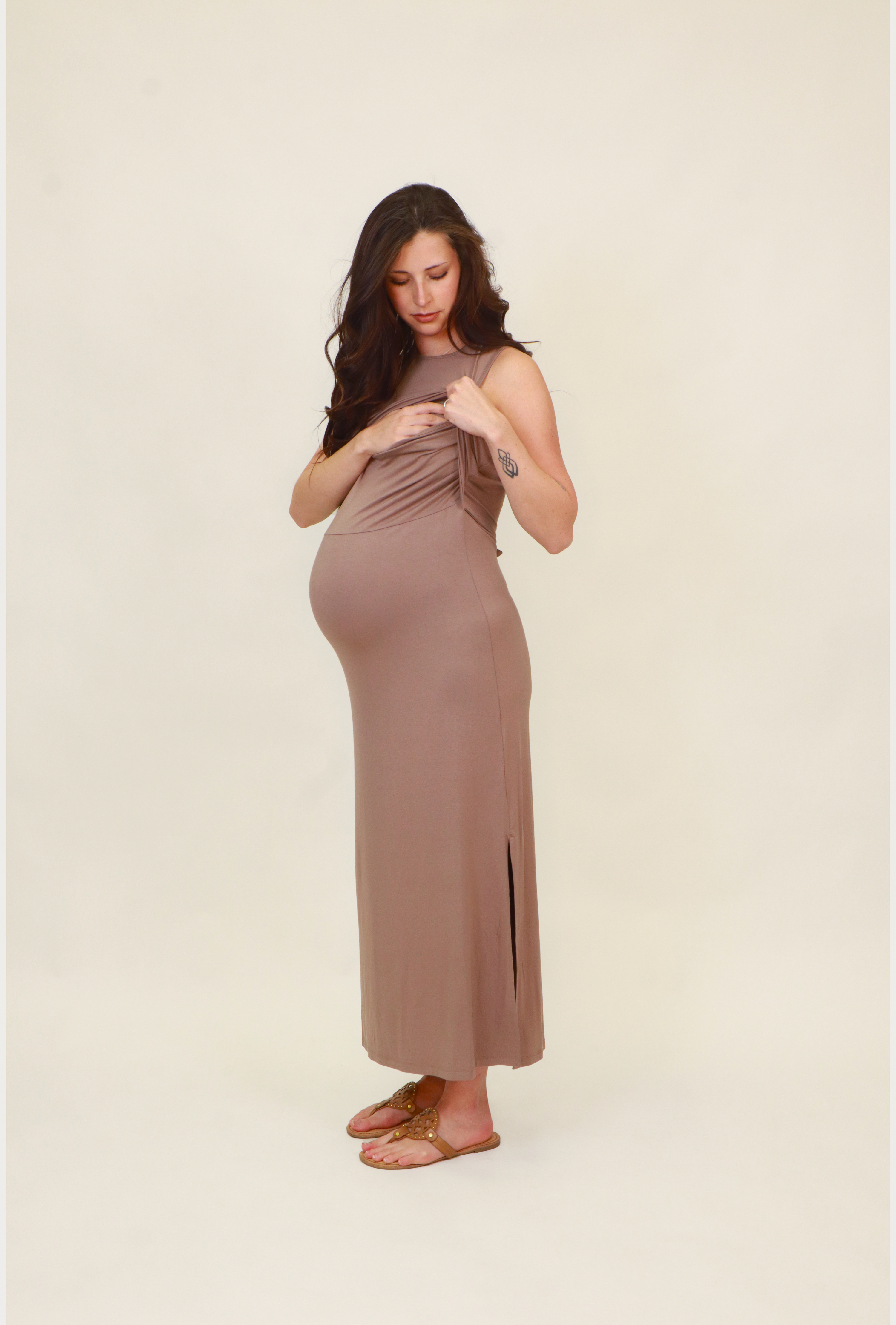 Nora Sleeveless Nursing Dress In Taupe