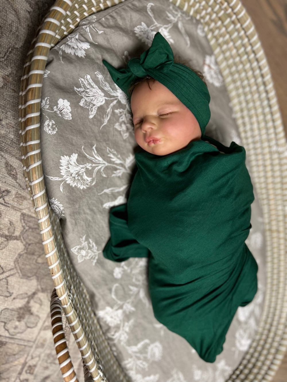 Baby swaddle and bow set in emerald#color_emerald